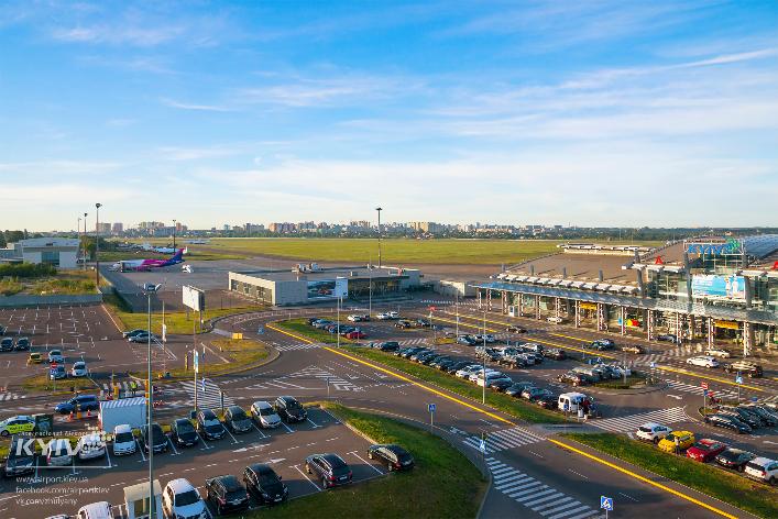 Фото: iev.aero Аеропорт «Київ» скоротив кількість місць для парковки автівок