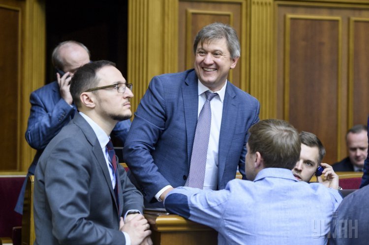 Міністр фінансів України Олександр Данилюк під час засідання Верховної Ради 7 червня 2018 р. Мінфін розбрату: нова слабка ланка України