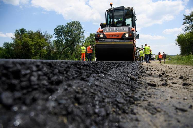 Омелян хоче звільнити голів облавтодорів, які використовують кошти не за призначенням Омелян хоче звільнити голів облавтодорів, які використовують кошти не за призначенням