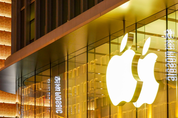 Apple може відмовитись від iPhone X та iPhone SE восени цього року – аналітики Apple може відмовитись від iPhone X та iPhone SE восени цього року – аналітики