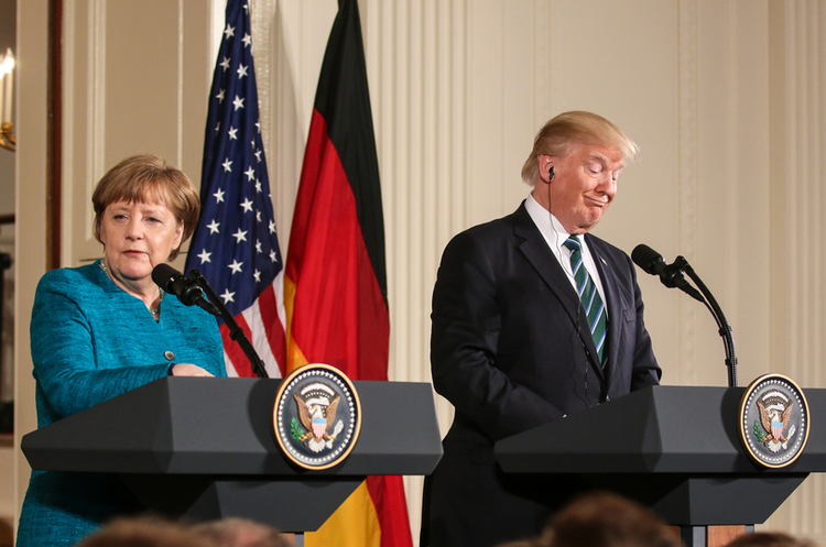 Канцлер Німеччини Ангела Меркель та президент США Дональд Трамп Погаласували й розійшлися: чому реформа «Нафтогазу» знову опинилася в заручниках у великої політики