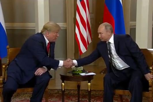 Путін з Трампом поговорили про Крим та транзит газу з Україною Путін з Трампом поговорили про Крим та транзит газу з Україною