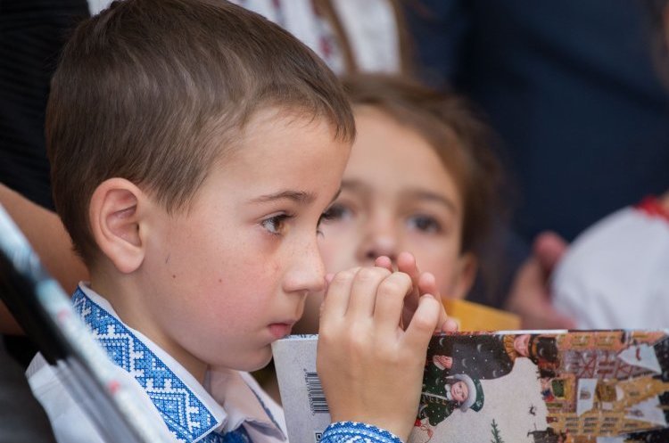 Фото: УНІАН Порошенко затвердив посилення відповідальності за несплату аліментів