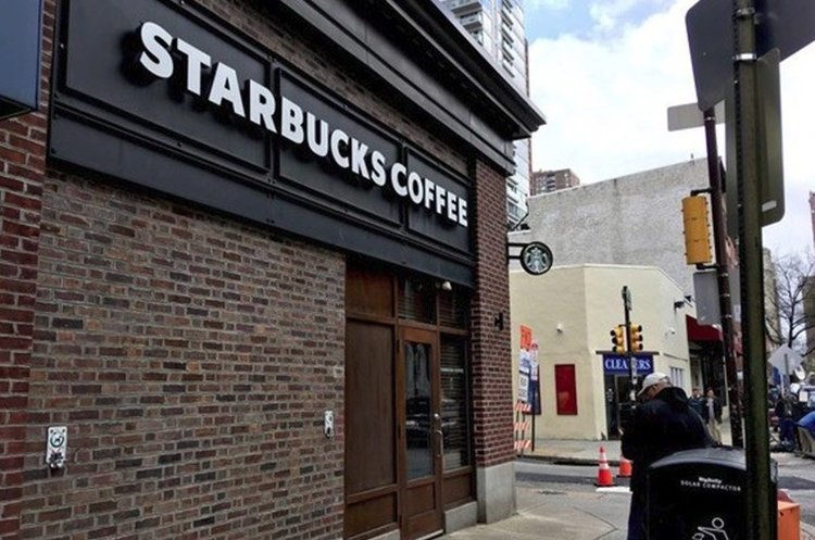 Starbucks об’єднується із підрозділом Alibaba для запуску служби доставки Starbucks об’єднується із підрозділом Alibaba для запуску служби доставки