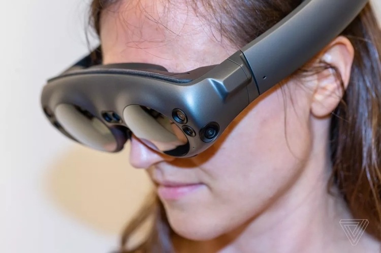 фото The Verge Окуляри доповненої реальності Magic Leap One надійшли в продаж