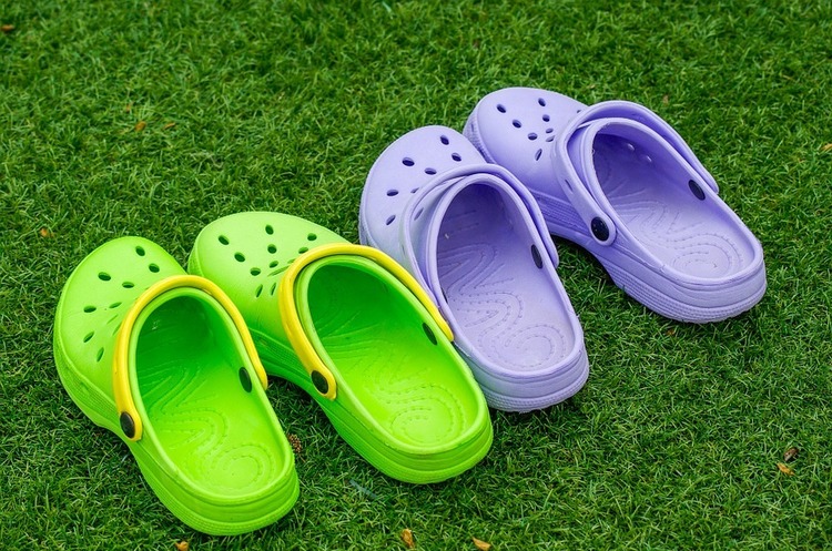 Crocs оголосила про закриття усіх свої фабрик, але це не значить, що компанія припинить виробляти взуття Crocs оголосила про закриття усіх свої фабрик, але це не значить, що компанія припинить виробляти взуття