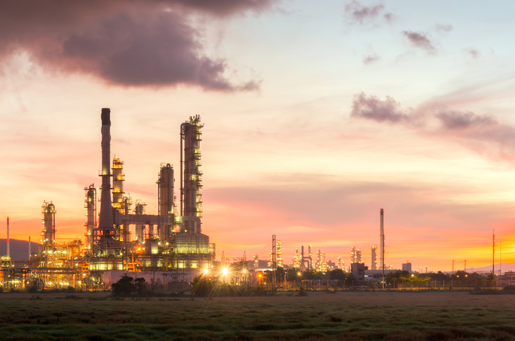 фото Shutterstock Попит на нафту зростатиме і після 2030 року завдяки виробництву пластмаси – експерти