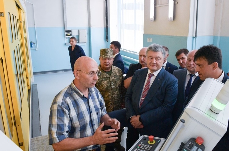 фото Офіційний сайт Президента України Порошенко підписав закон, який звільняє «Укроборонпром» від зобов’язань перед Росією