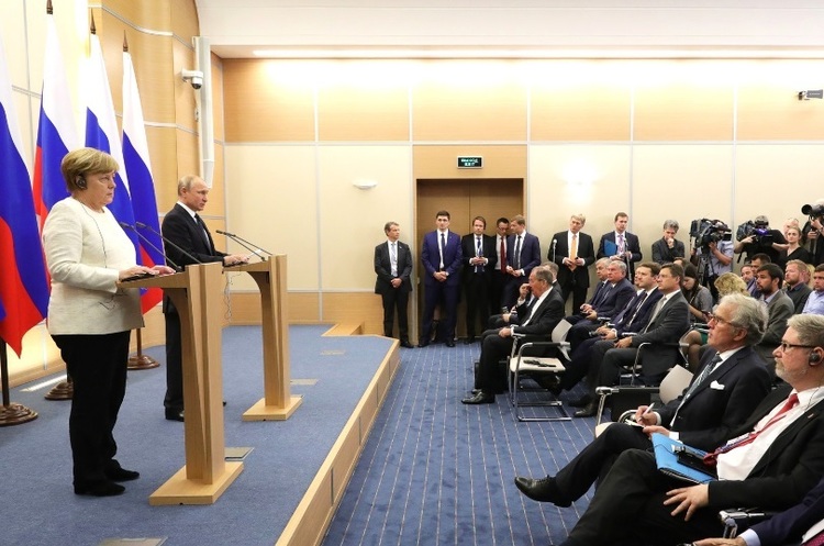 фото kremlin.ru Меркель: Україна має залишитися учасником транзиту газу після запуску «Північного потоку-2»