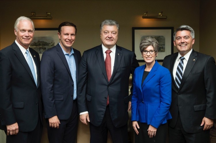 Петро Порошенко, делегація Конгресу США Порошенко у Вашингтоні обговорив із конгресменами Крим, Донбас та «Північний потік-2»