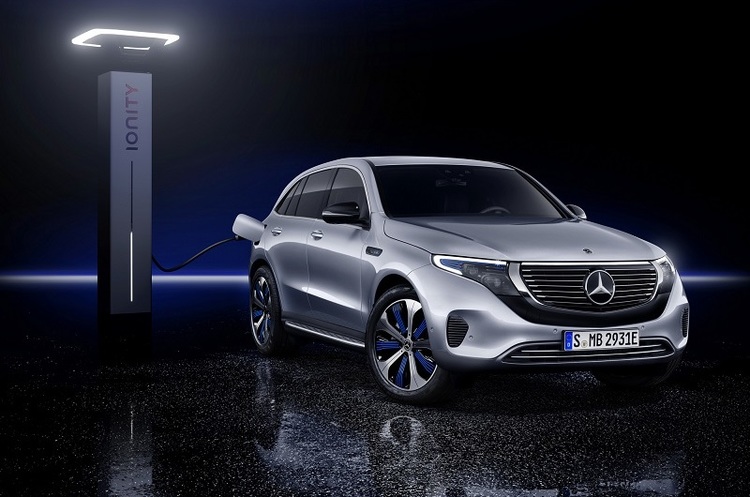 фото Daimler Mercedes-Benz представив конкурента Tesla – власний електрокросовер