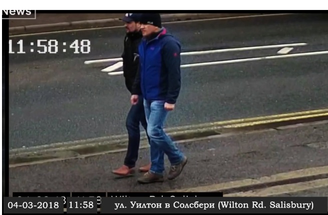 скрін-шот Youtube Daily Mail опублікувала відео з двома підозрюваними у замаху на Скрипалів (ВІДЕО)