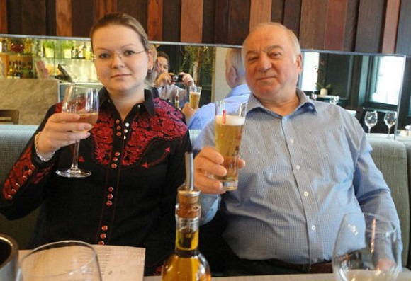 Юлія та Сергій Скрипалі The New York Times має версію, за що хотіли вбити Сергія Скрипаля