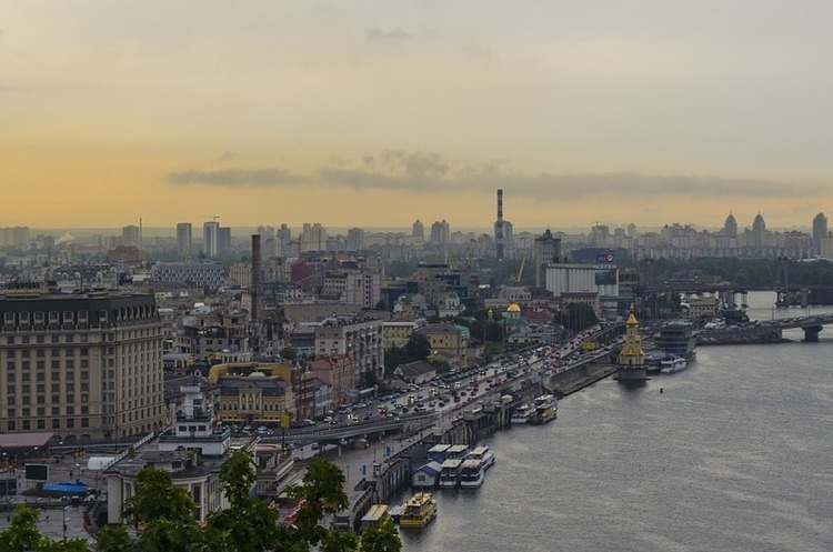 р. Дніпро (Київ) Україна відновлює дослідження океанографічної бази данних