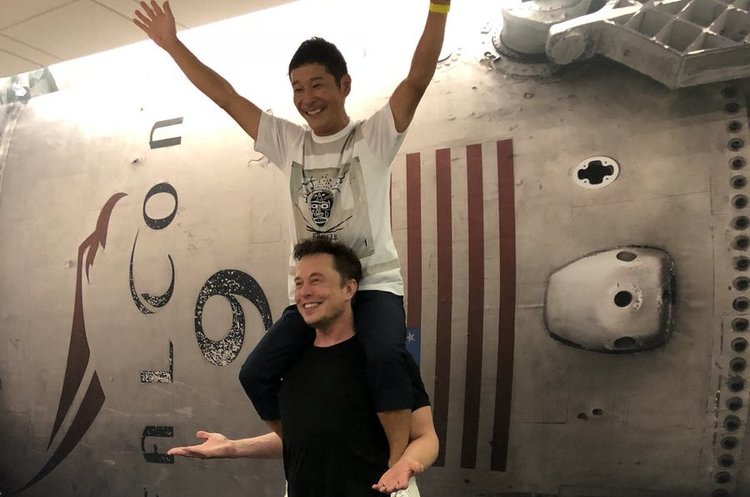 Першим космічним туристом SpaceX стане японський мільярдер