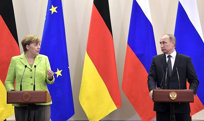 Ангела Меркель, Владімір Путін Путін поговорив із Меркель про особливий статус Донбасу та вбивство Захарченка – Кремль