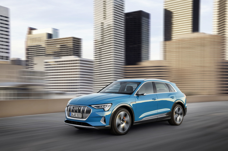 Audi отримала 10 000 передзамовлень на новий e-tron Audi отримала 10 000 передзамовлень на новий e-tron