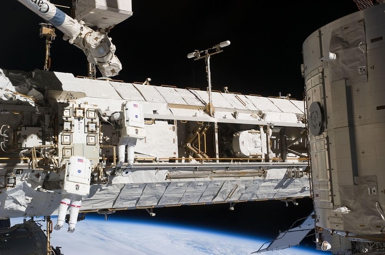 Космонавти на Міжнародній космічній станції застрягли там надовго через аварію «Союзу» – екс-командир МКС