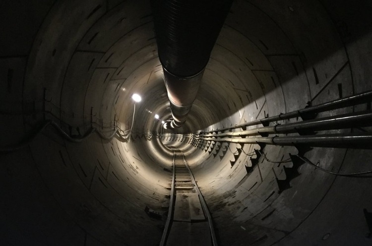 Ілон Маск оголосив дату відкриття швидкісного тунелю Hyperloop в Лос-Анджелесі Ілон Маск оголосив дату відкриття швидкісного тунелю Hyperloop в Лос-Анджелесі
