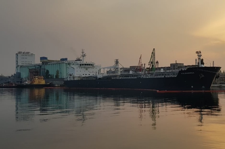 Фото: nefterynok.info British Petroleum вперше поставила на перевалку до Одеси 33 000 тонн італійського ДП