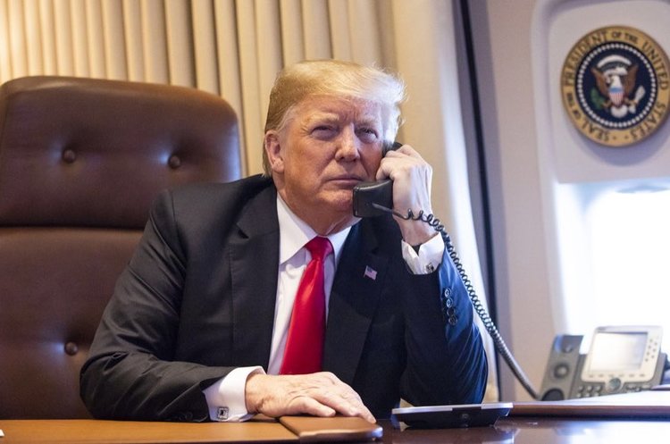 Дональд Трамп Особисті телефони Трампа прослуховують Китай та Росія – NYT
