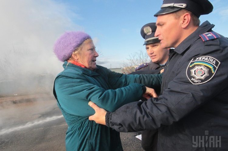 Паперові війни: чому нотаріуси та Мін'юст не можуть домовитися у селах Паперові війни: чому нотаріуси та Мін'юст не можуть домовитися у селах