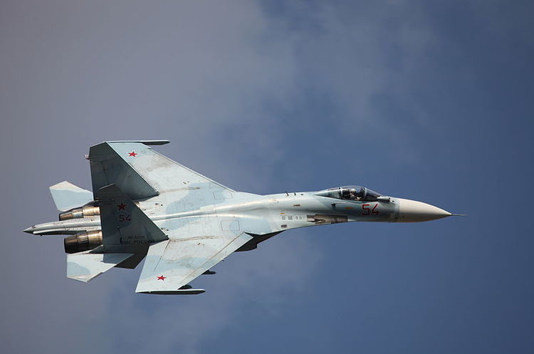 Російський СУ-27 перехопив американський літак над Чорним морем (ВІДЕО) Російський СУ-27 перехопив американський літак над Чорним морем (ВІДЕО)
