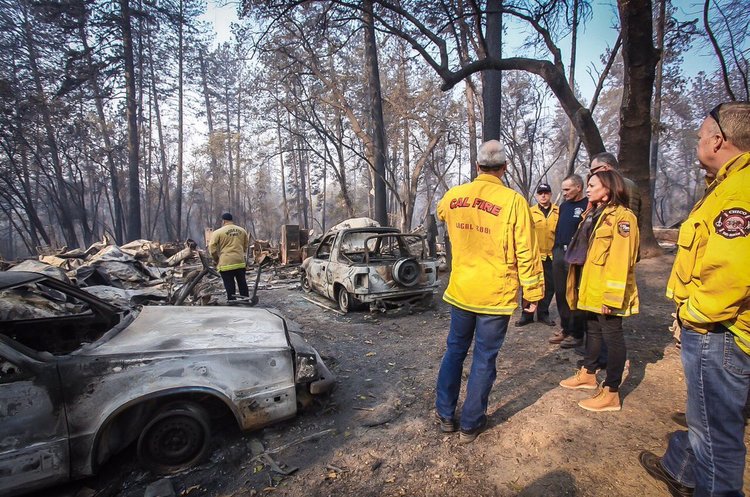 Винними у смертоносній лісовій пожежі в Каліфорнії можуть виявитись дві місцеві енергокомпанії Винними у смертоносній лісовій пожежі в Каліфорнії можуть виявитись дві місцеві енергокомпанії