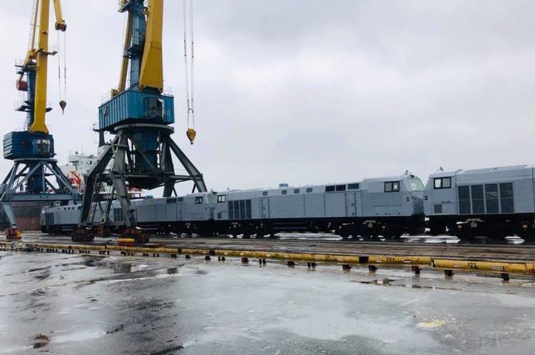 До порту Чорноморська прибуло 5 локомотивів General Electric До порту Чорноморська прибуло 5 локомотивів General Electric