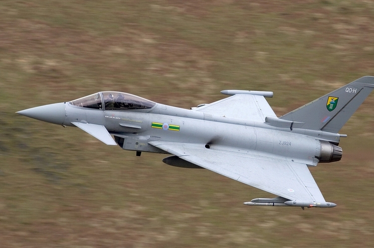 багатоцільовий винищувач Eurofighter Силам НАТО довелось тричі за один день піднімати свої винищувачі для перехоплення російських літаків