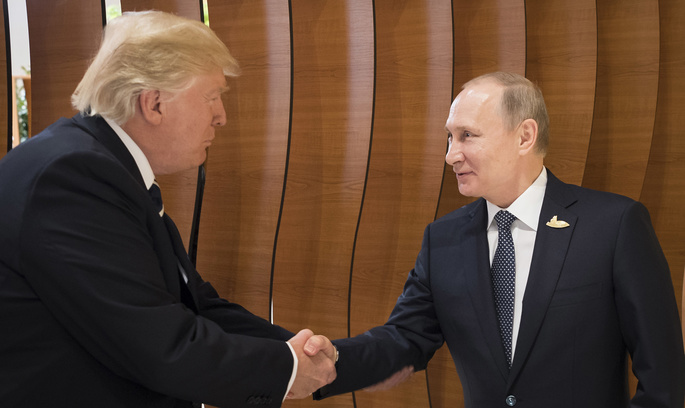 Зустрічі бути: у Кремлі розповіли, про що говоритимуть Трамп та Путін