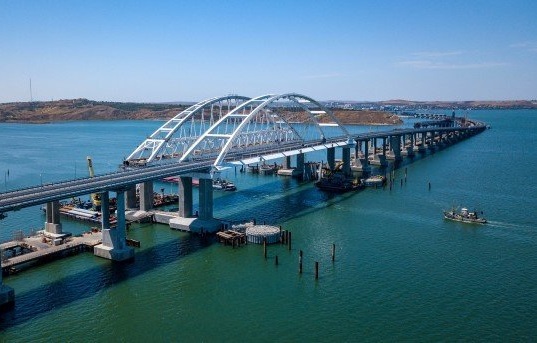facebook.com/Krymsky.bridge Росія перекрила доступ в Азовське море 18-ти кораблям – Куць