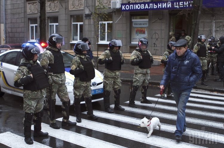 Кто первый встал – того и тапки, или Как пиариться на обыске Кто первый встал – того и тапки, или Как пиариться на обыске