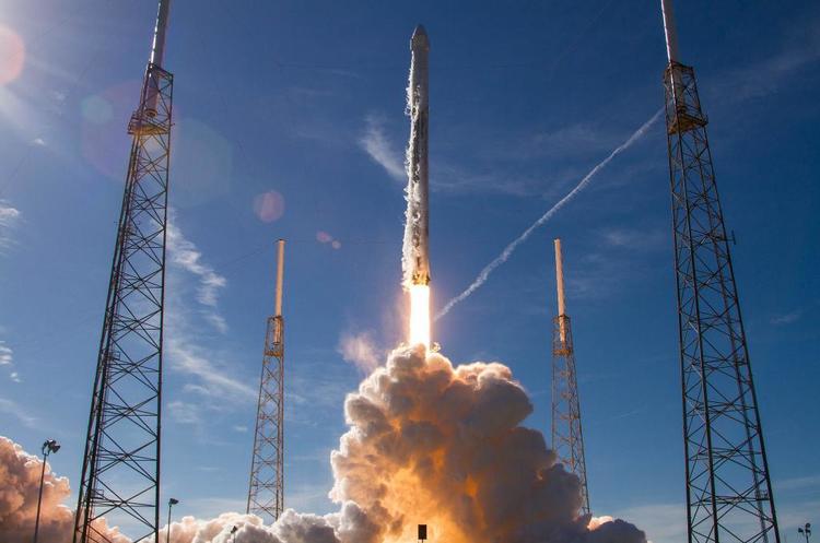 SpaceX запустила на орбіту 64 супутника, чим встановила одразу два рекорди SpaceX запустила на орбіту 64 супутника, чим встановила одразу два рекорди