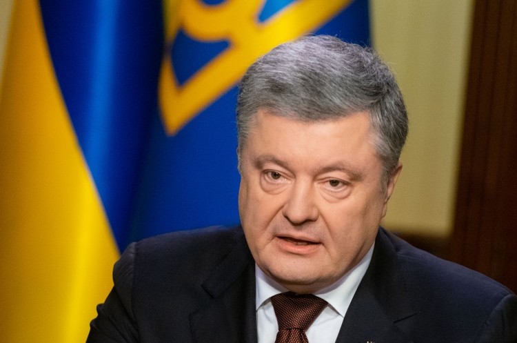 Петро Порошенко Порошенко звернувся до предстоятеля УПЦ МП Онуфрія із проханням допомогти звільнити українських моряків