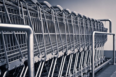To be or not to be:          e-commerce
