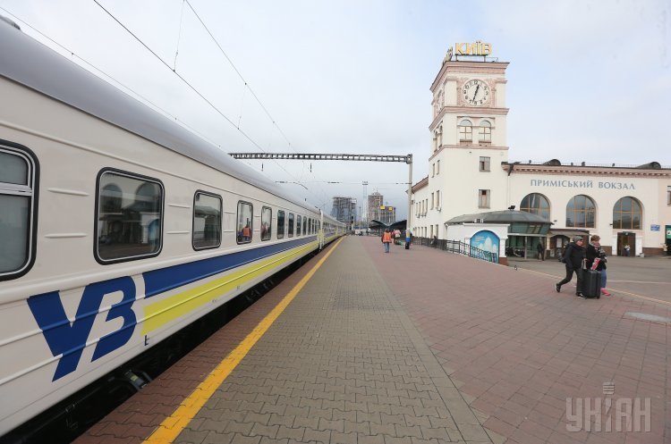 Фото: УНІАН «Укрзалізниця» запускає два додаткові поїзди Київ – Львів до новорічних свят
