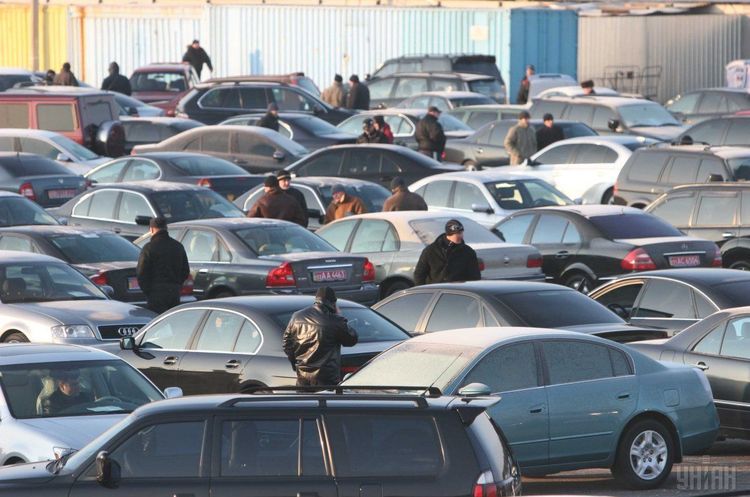 Фото: УНІАН ДФС полегшила процедуру продажу розмитнених авто