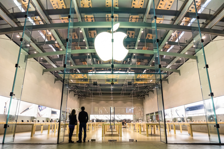 Через низький попит на iPhone в Китаї обвалились доходи постачальників комплектуючих Apple