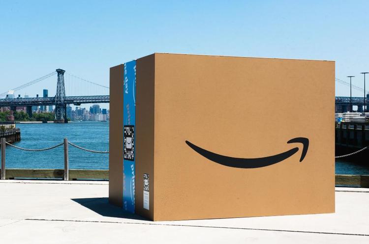 Новий рекламний хід: Amazon почала розсилати своїм користувачам пробні зразки косметики та їжі Новий рекламний хід: Amazon почала розсилати своїм користувачам пробні зразки косметики та їжі