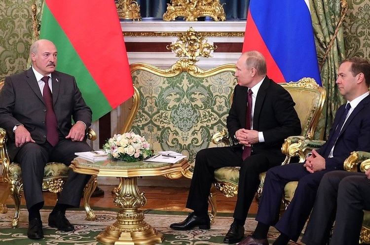 Kremlin.ru Лукашенко обіцяє не переводити Білорусь на російський рубль
