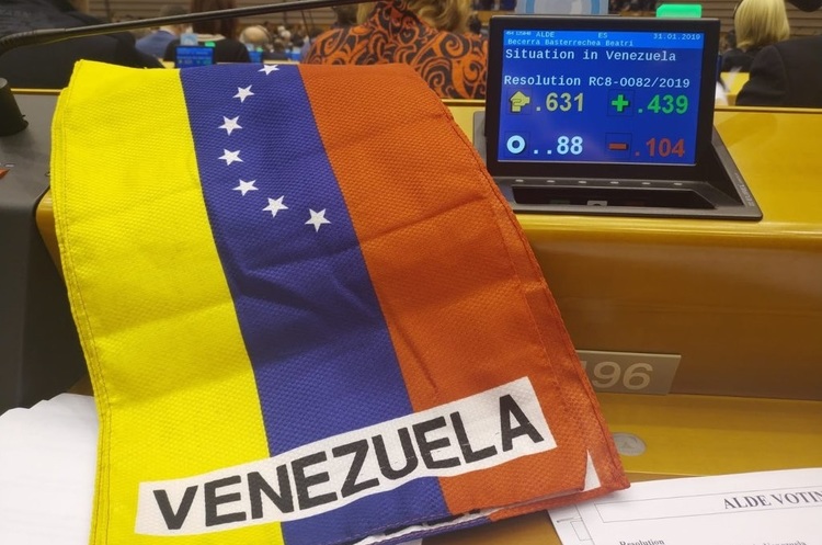 Європарламент оголосив Гуайдо легітимним президентом Венесуели