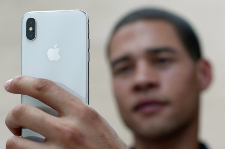 фото apple.com WhatsApp тепер можна заблокувати з використанням Face ID або Touch ID