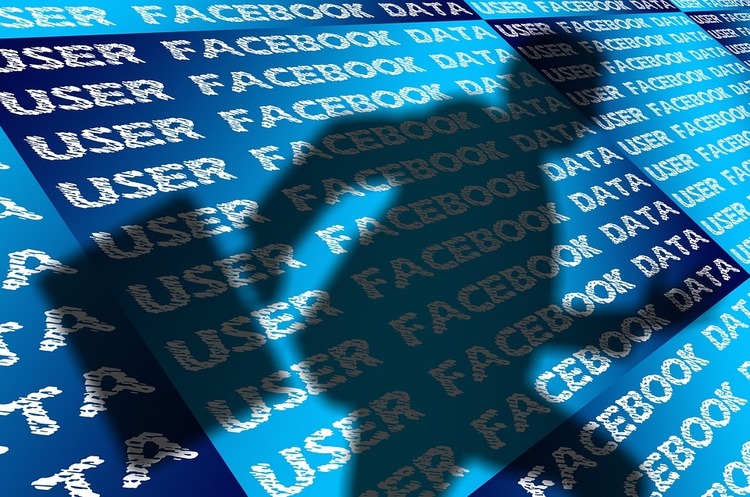 Фото: Pixybay Facebook видаляє 1 млн фейкових акаунтів щодня