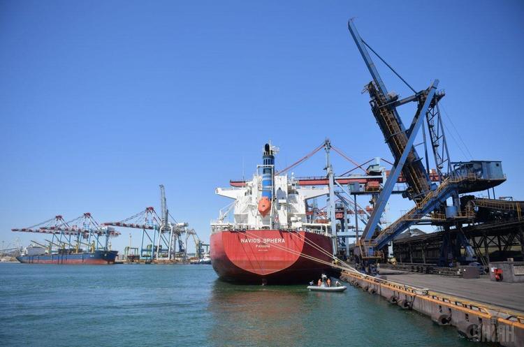 Фото: УНІАН Оновлено: Адміністрація морських портів купила дизпалива на 14 млн грн по захмарній ціні
