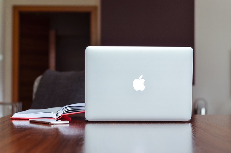 Цього року Apple випустить MacBook Pro з «абсолютно новим» дизайном Цього року Apple випустить MacBook Pro з «абсолютно новим» дизайном
