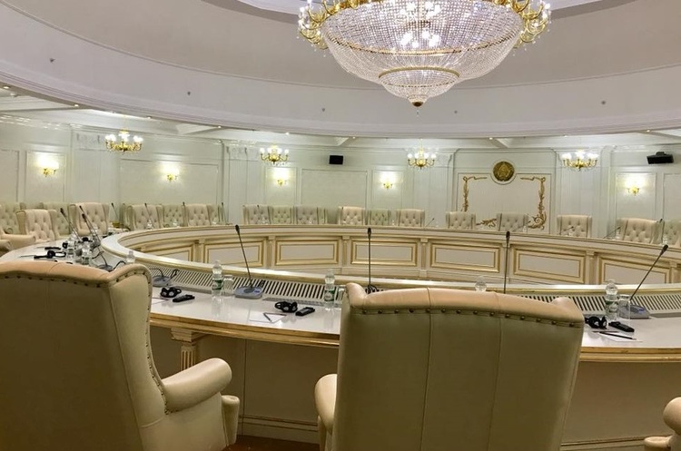 фото Facebook Ірини Геращенко Українська делегація покинула засідання переговорної групи щодо Донбасу