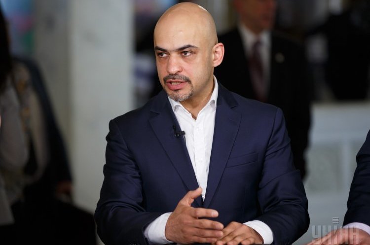 Мустафа Найєм Три депутати подали заяви про вихід з фракції БПП