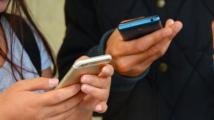 Мобільні оператори запустили у Львові послугу SMS-оплати в транспорті
