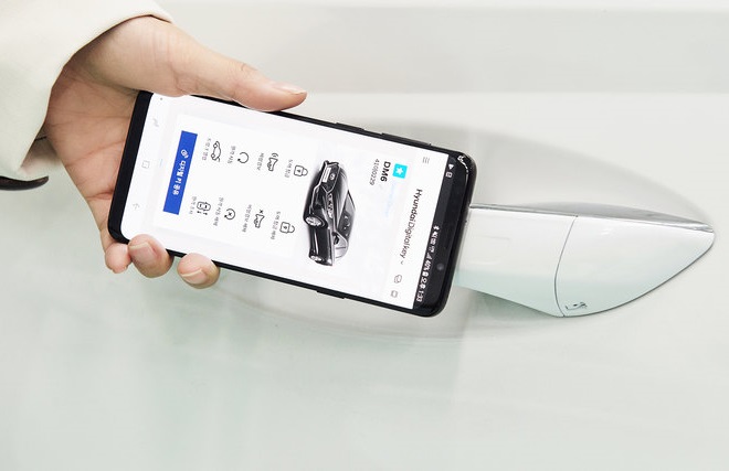 https://www.popmech.ru Автомобілі Hyundai тепер можна буде відкривати й заводити смартфоном